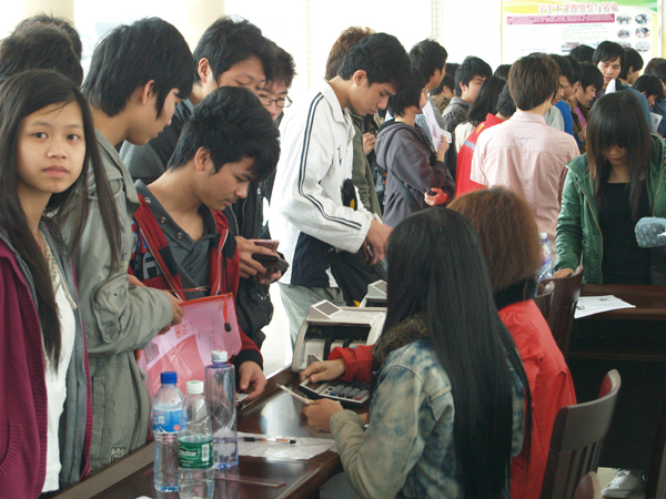 广州美术学院高考招生专业考试在湛江财贸学校举行