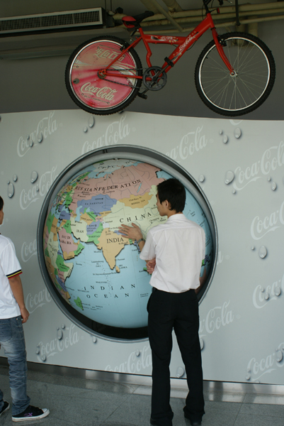 参观湛江中粮可口可乐公司　感受世界500强脉动旋律