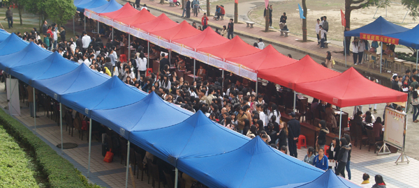 2012年湛江市“送岗位进校园”专场招聘会在湛江财贸学校举行